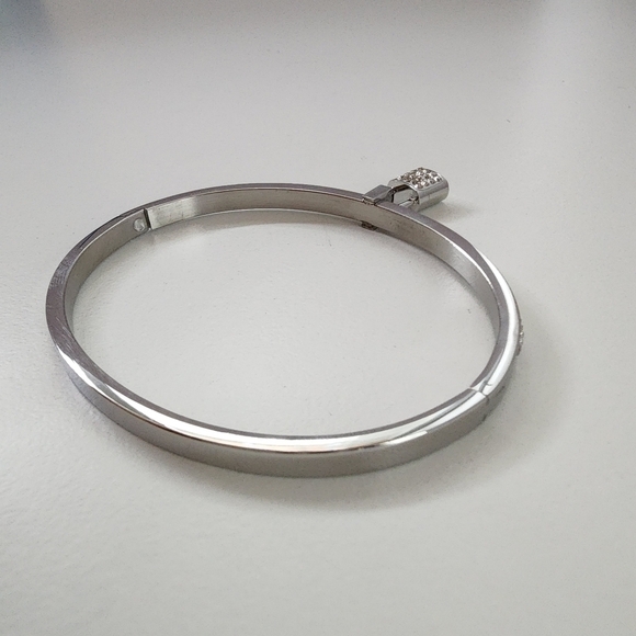NWT FOREVER LOVE Silver Metal Lock Charm Stainless Steel Evening Bracelet - Picture 7 of 9